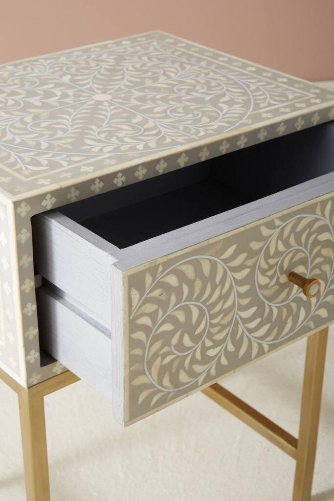 Conception florale de table de chevet d’incrustation d’os avec le support en métal, chevet d’incrustation d’os, table latérale d’incrustation d’os, meubles d’incrustation d’os