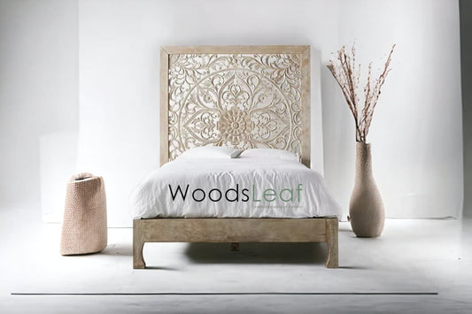 Meubles Lit plateforme en bois massif rustique lavé à la chaux avec tête de lit de style floral | Cadre de lit plateforme en bois sculpté indien