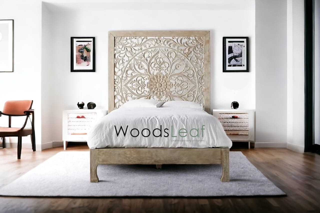 Meubles Lit plateforme en bois massif rustique lavé à la chaux avec tête de lit de style floral | Cadre de lit plateforme en bois sculpté indien
