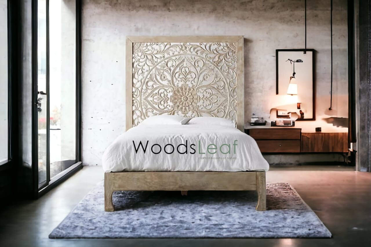 Meubles Lit plateforme en bois massif rustique lavé à la chaux avec tête de lit de style floral | Cadre de lit plateforme en bois sculpté indien