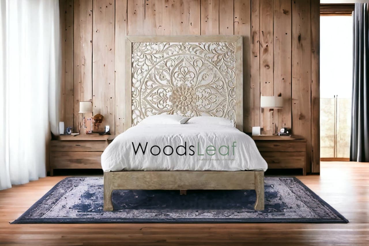Meubles Lit plateforme en bois massif rustique lavé à la chaux avec tête de lit de style floral | Cadre de lit plateforme en bois sculpté indien