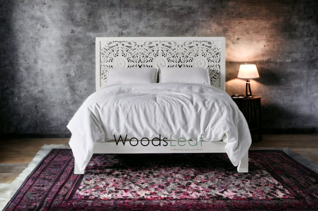 Meubles Lit plateforme en bois massif rustique lavé à la chaux avec tête de lit de style floral | Cadre de lit plateforme en bois sculpté indien