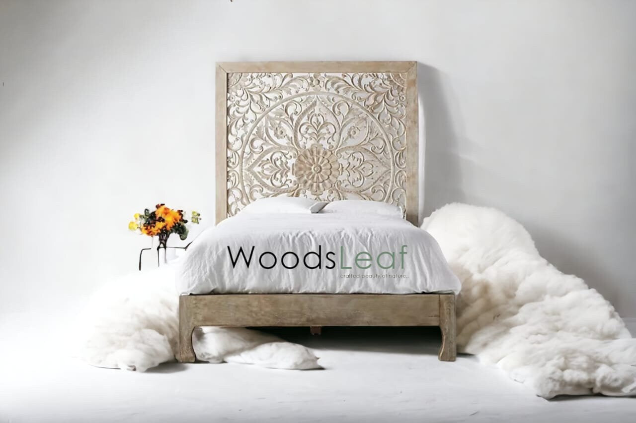 Meubles Lit plateforme en bois massif rustique lavé à la chaux avec tête de lit de style floral | Cadre de lit plateforme en bois sculpté indien