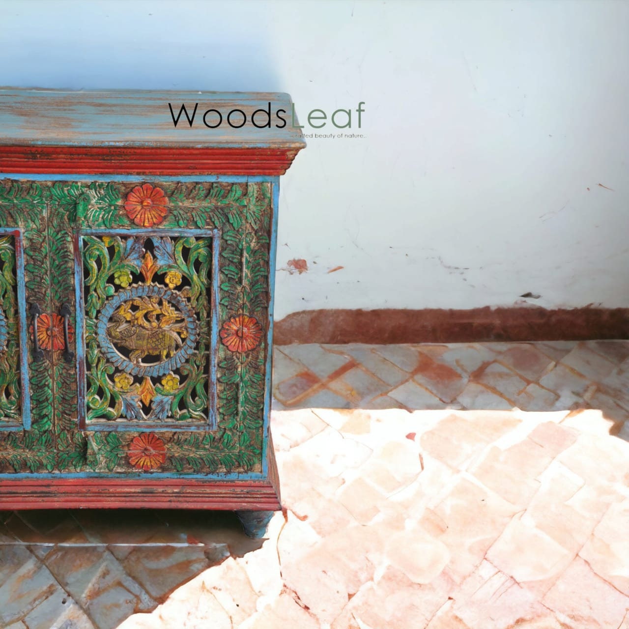 Unités de rangement d’armoire de buffet sculptées à fleurs à la main, bois massif indien, finition en détresse, meubles de chambre à coucher, buffet multicolore