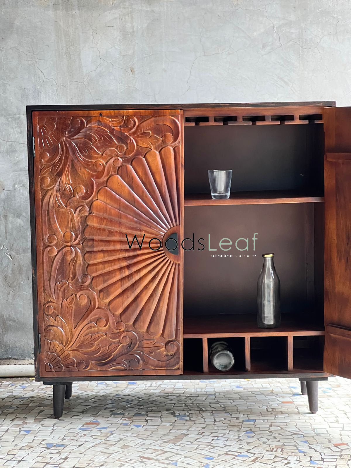 Buffet sculpté à la main, unités de rangement d’armoires, bois massif indien, finition noyer, meubles de chambre à coucher de salon, buffet sculpté à la main