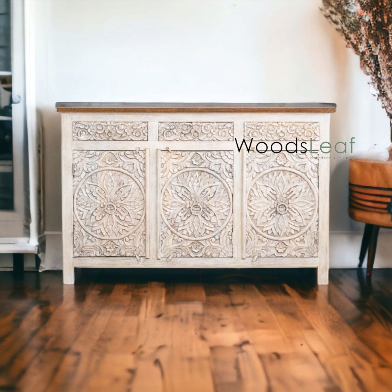 Finition vieillie en bois massif indien, meubles de chambre à coucher de salon, buffet sculpté à la main, buffet sculpté à la main, unités de rangement d’armoire