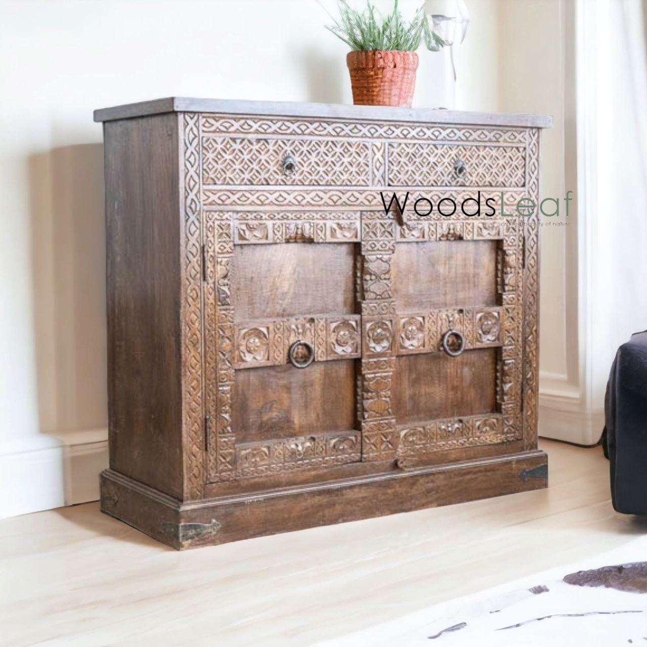 Buffet sculpté de fleurs à la main, unités de rangement d’armoires, bois massif indien, finition en détresse, meubles de chambre à coucher de salon, buffet sculpté