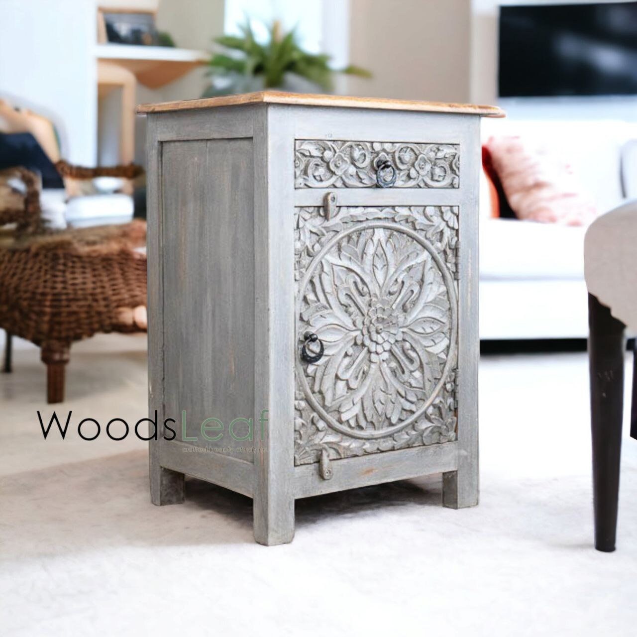 Meubles sculptés antiques Table de chevet en bois Table de nuit Meubles en bois de manguier Fleur sculptée Design Table de chevet en détresse