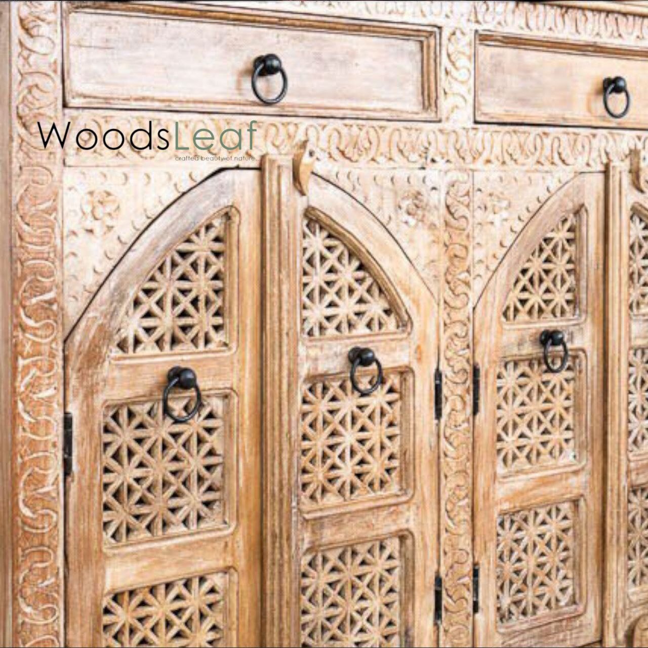 Handgeschnitztes Sideboard, Schrankaufbewahrungseinheiten, indisches Massivholz mit natürlichem Finish, Wohnzimmer-Schlafzimmermöbel