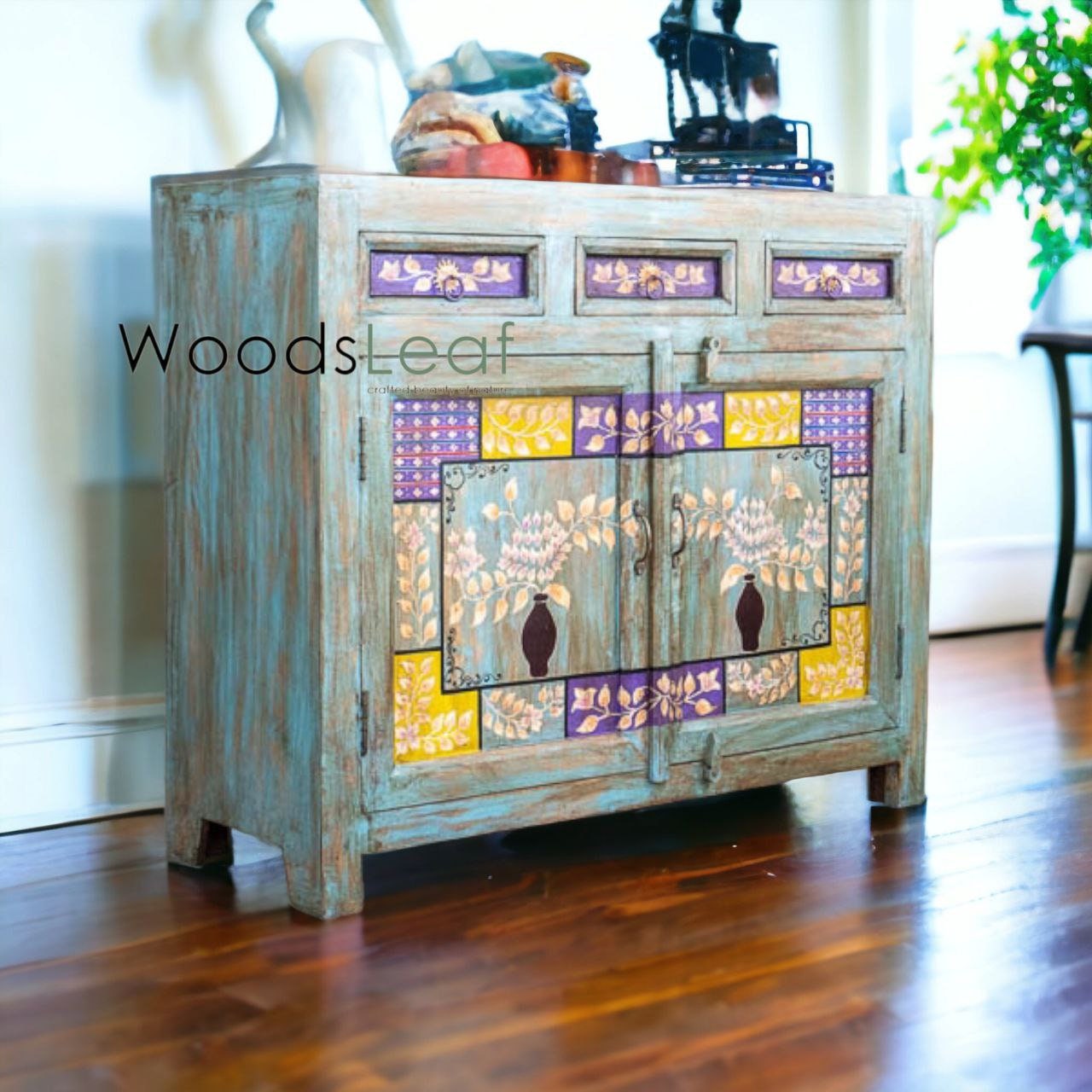 Finition vieillie en bois massif indien, meubles de chambre à coucher de salon, grand buffet, buffet en bois fait à la main, conceptions de fleurs d’armoire