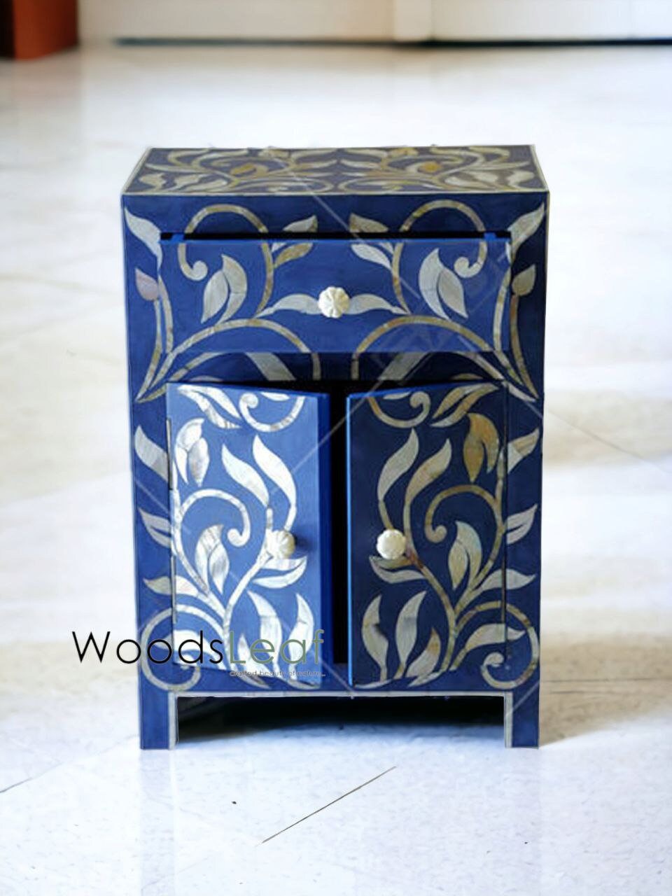 Chevet d’incrustation d’os 2 tiroirs, conception de fleur, table d’extrémité, table de nuit d’incrustation d’os, meubles d’incrustation d’os de table latérale d’incrustation