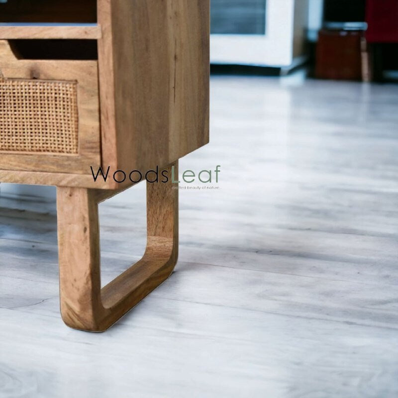 Handgefertigter Nachttisch/Nachttisch/Holzschublade aus natürlichem Rohrgeflecht, Heimdekoration, Mangoholz, natürliches Finish, indische Möbel