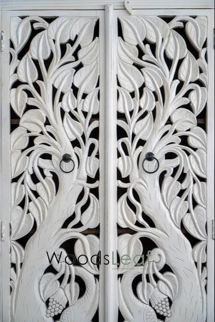 Armoire en bois massif antique vintage faite à la main, armoire sculptée, finition en détresse, armoire rustique sculptée, design blanc en détresse, 2 portes