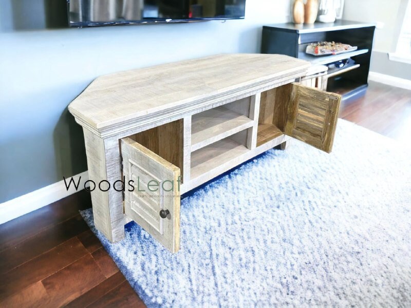 Handgefertigte Unterhaltungseinheit, Aufbewahrungseinheiten, Distressed-Finish aus indischem Massivholz, Wohnzimmer-Schlafzimmermöbel, Hand-TV-Einheit