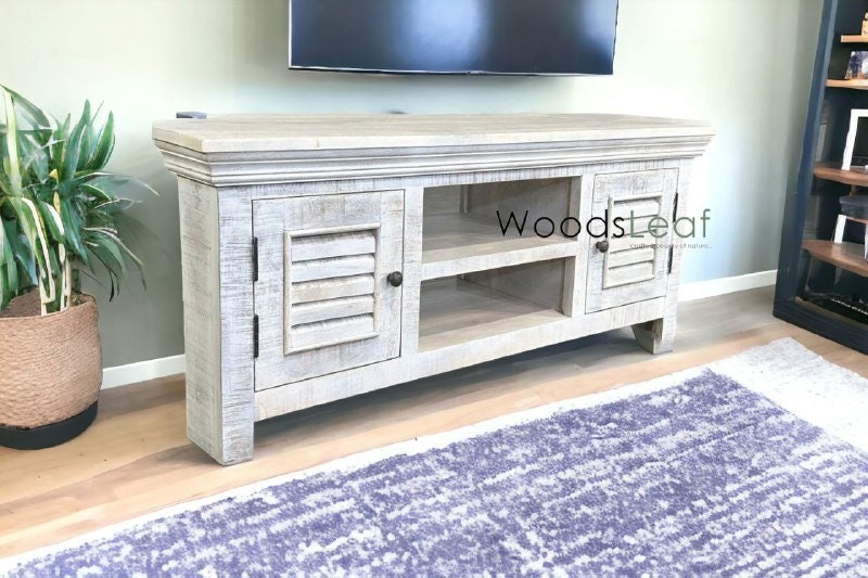 Handgefertigte Unterhaltungseinheit, Aufbewahrungseinheiten, Distressed-Finish aus indischem Massivholz, Wohnzimmer-Schlafzimmermöbel, Hand-TV-Einheit
