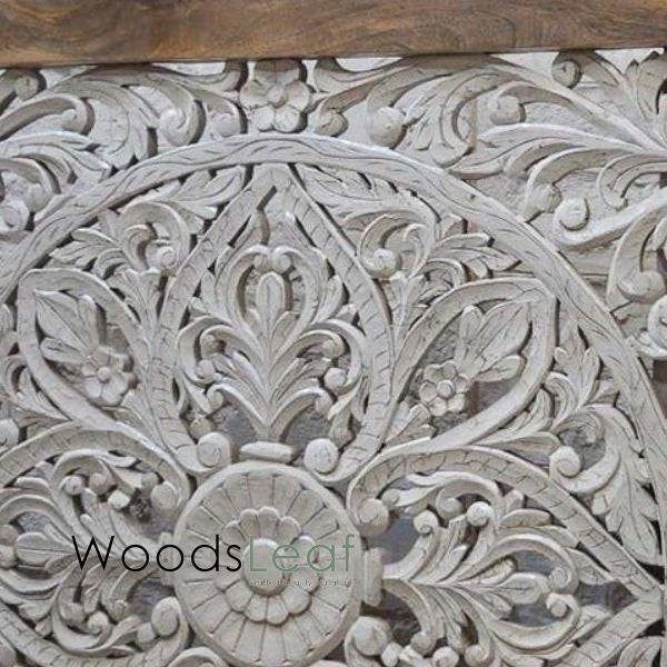 Meubles Lit plateforme en bois massif rustique lavé à la chaux avec tête de lit de style floral | Lit plateforme en bois sculpté indien, cadre finition naturelle