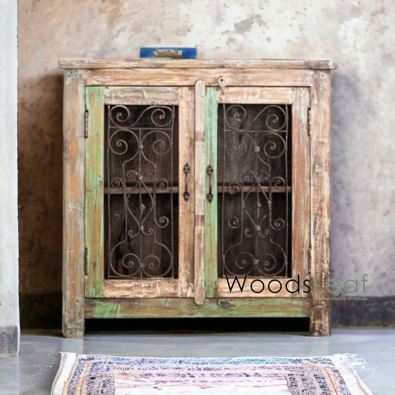 Buffet Jaali en bois fait à la main, unités de rangement d’armoires, finition en bois massif indien en détresse, meubles de chambre à coucher de salon, buffet 2 portes